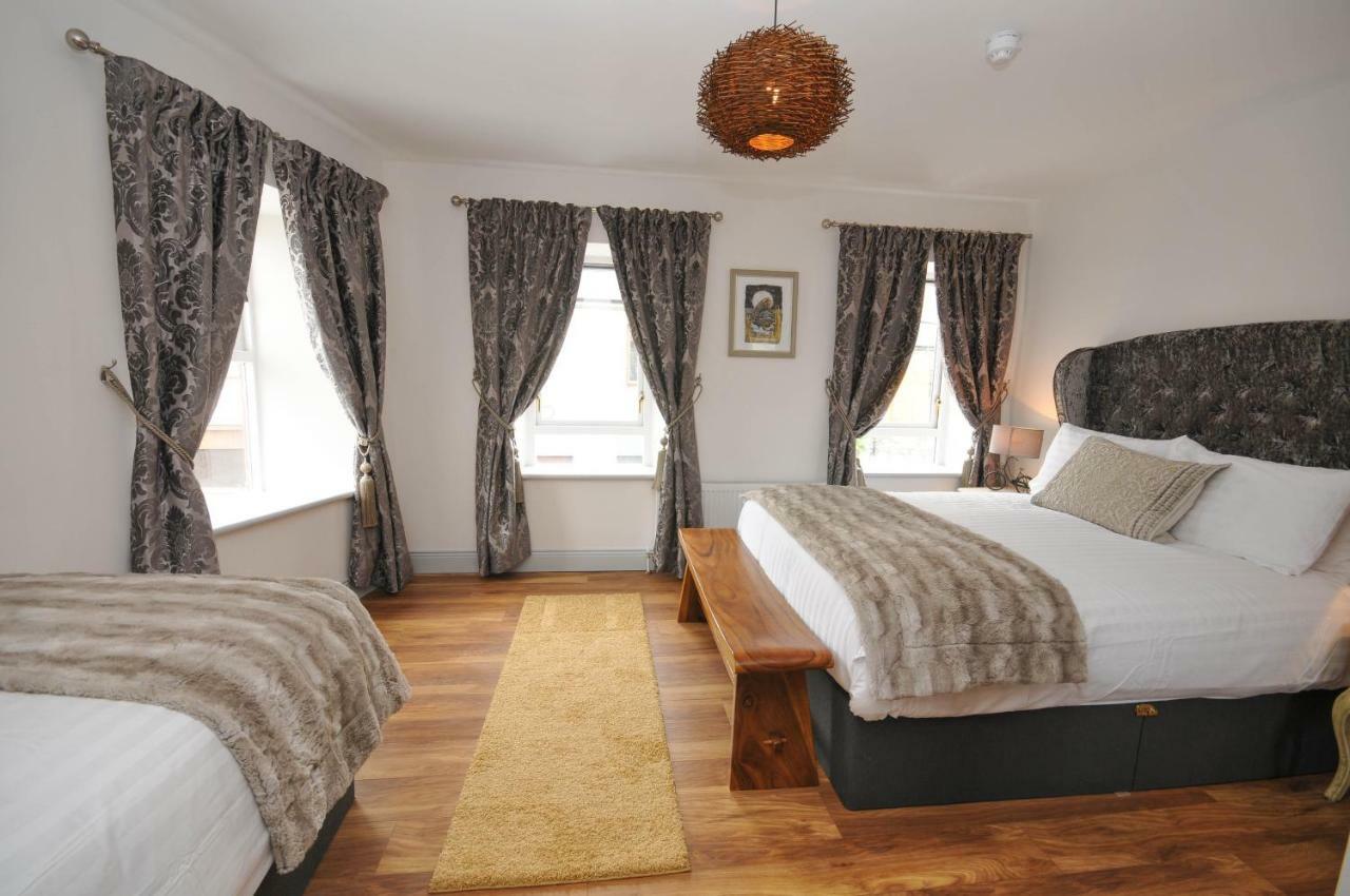 Lodge At The Old Barracks Athenry Extérieur photo
