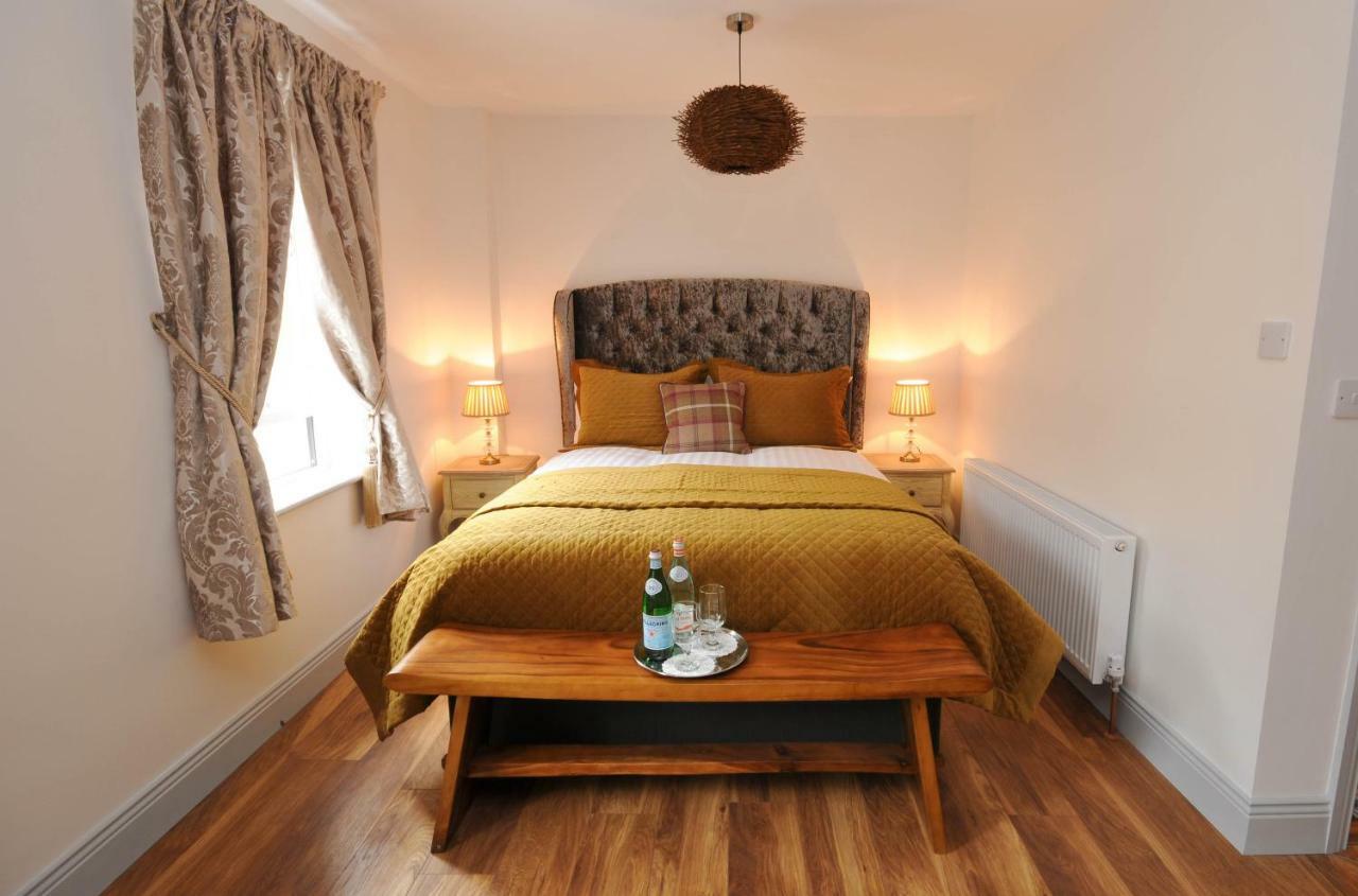 Lodge At The Old Barracks Athenry Extérieur photo
