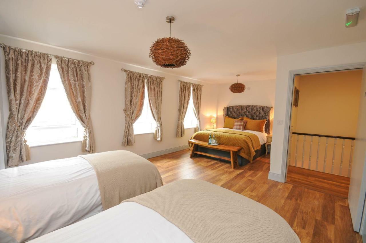 Lodge At The Old Barracks Athenry Extérieur photo