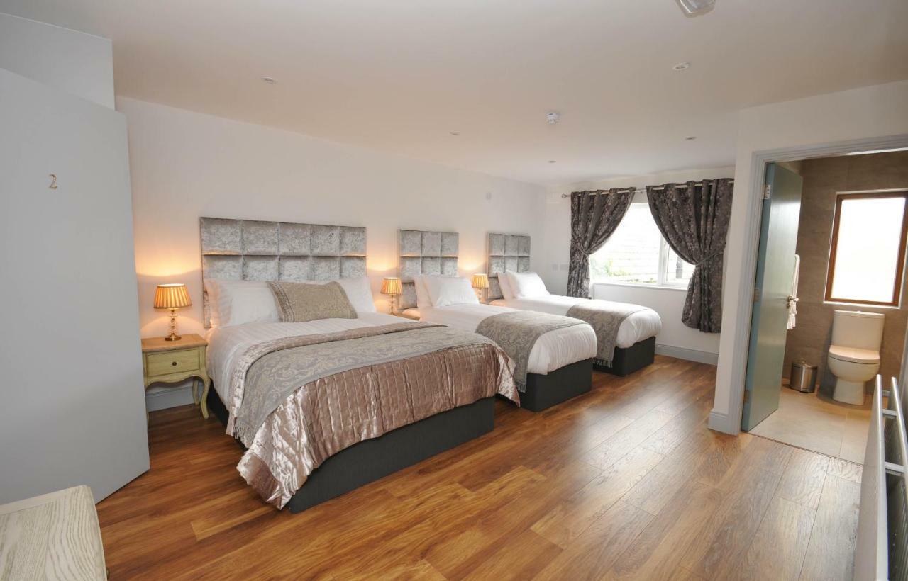 Lodge At The Old Barracks Athenry Extérieur photo